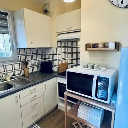 Joli F2 Avec Balcon, Parking Et Proche Thermes - Fr-1-703-213 شقة