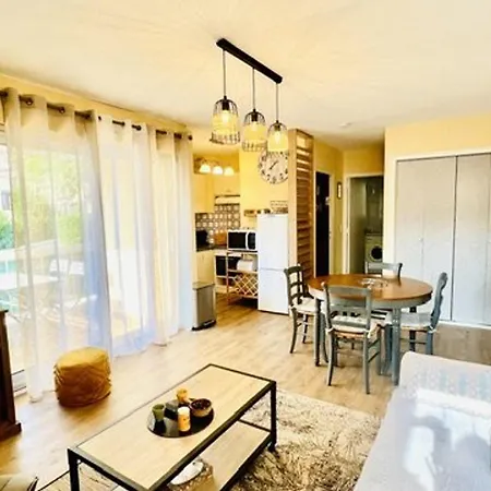 Joli F2 Avec Balcon, Parking Et Proche Thermes - Fr-1-703-213 Appartamento